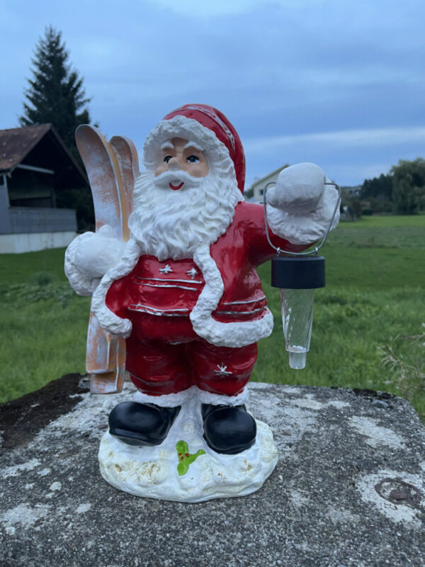 Nikolaus Gartenfigur mit Solarlampe und Skiern, 40 cm hoch 8