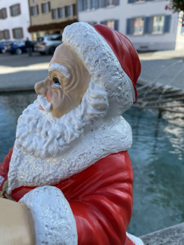 Weihnachtsmann mit Laterne aussen, auf Sockel, 65 cm hoch 11