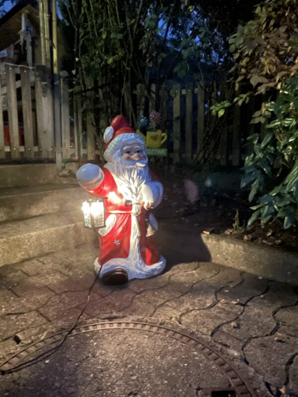 LED Weihnachtsmann für draussen mit Solarlampe, 73 cm hoch