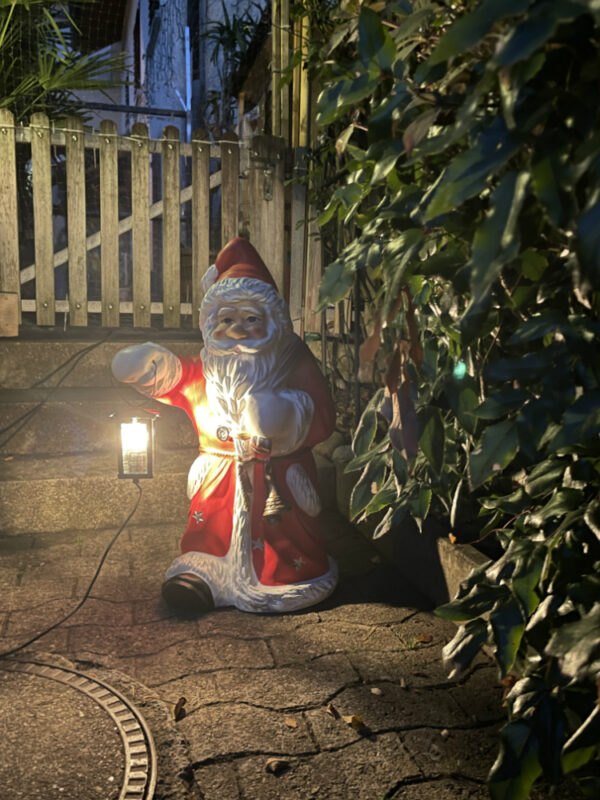 LED Weihnachtsmann für draussen mit Solarlampe, 73 cm hoch 10