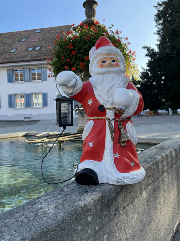 LED Weihnachtsmann für draussen mit Solarlampe, 73 cm hoch 2