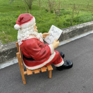Sitzende Weihnachtsmann Deko draussen, mit Stuhl, 95cm hoch 9
