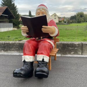 Sitzende Weihnachtsmann Deko draussen, mit Stuhl, 95cm hoch 2