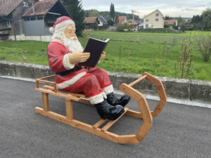 Weihnachtsmann auf dem Schlitten, mit Buch, 130 cm lang