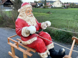 Weihnachtsmann mit Schlitten für aussen, mit Zügel, 130cm lang