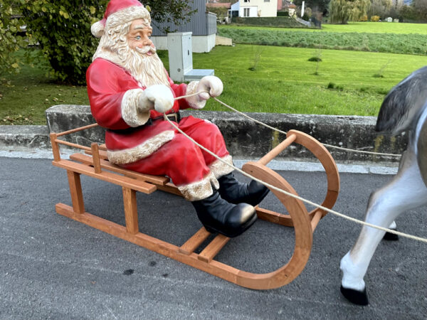 Weihnachtsmann mit Schlitten für aussen, mit Zügel, 130cm lang 2