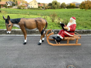 XXL Samichlaus mit Esel lebensgross und Schlitten, 290 cm lang