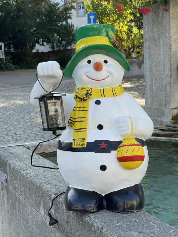 Beleuchteter Schneemann für draussen, mit Laterne, 65 cm hoch 2