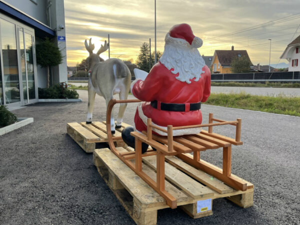 Rentier mit Schlitten XXL und Nikolaus mit Buch, 280 cm lang 10